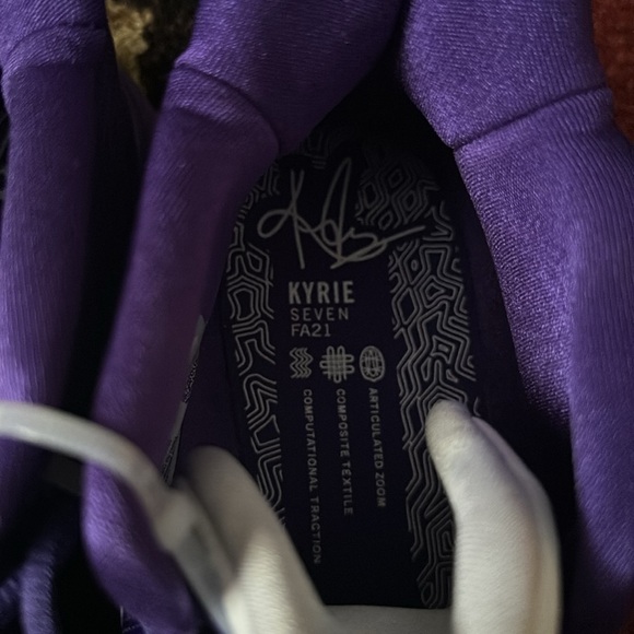 Kyrie NIKE SHOES. SIZE 14 - Picture 8 of 10